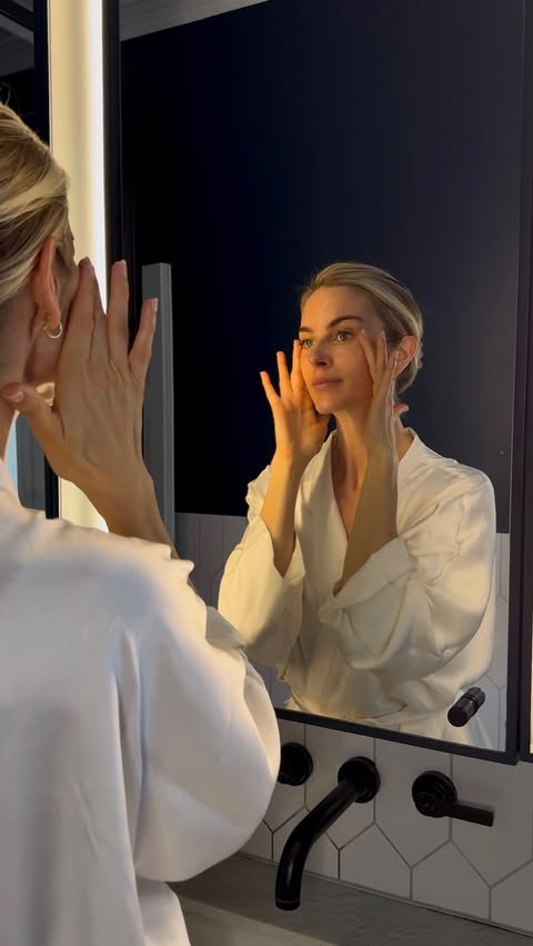 Instagram post by @frida_redknapp for ELEMIS. Caption reads: [...] been using the Pro-Collagen range from....