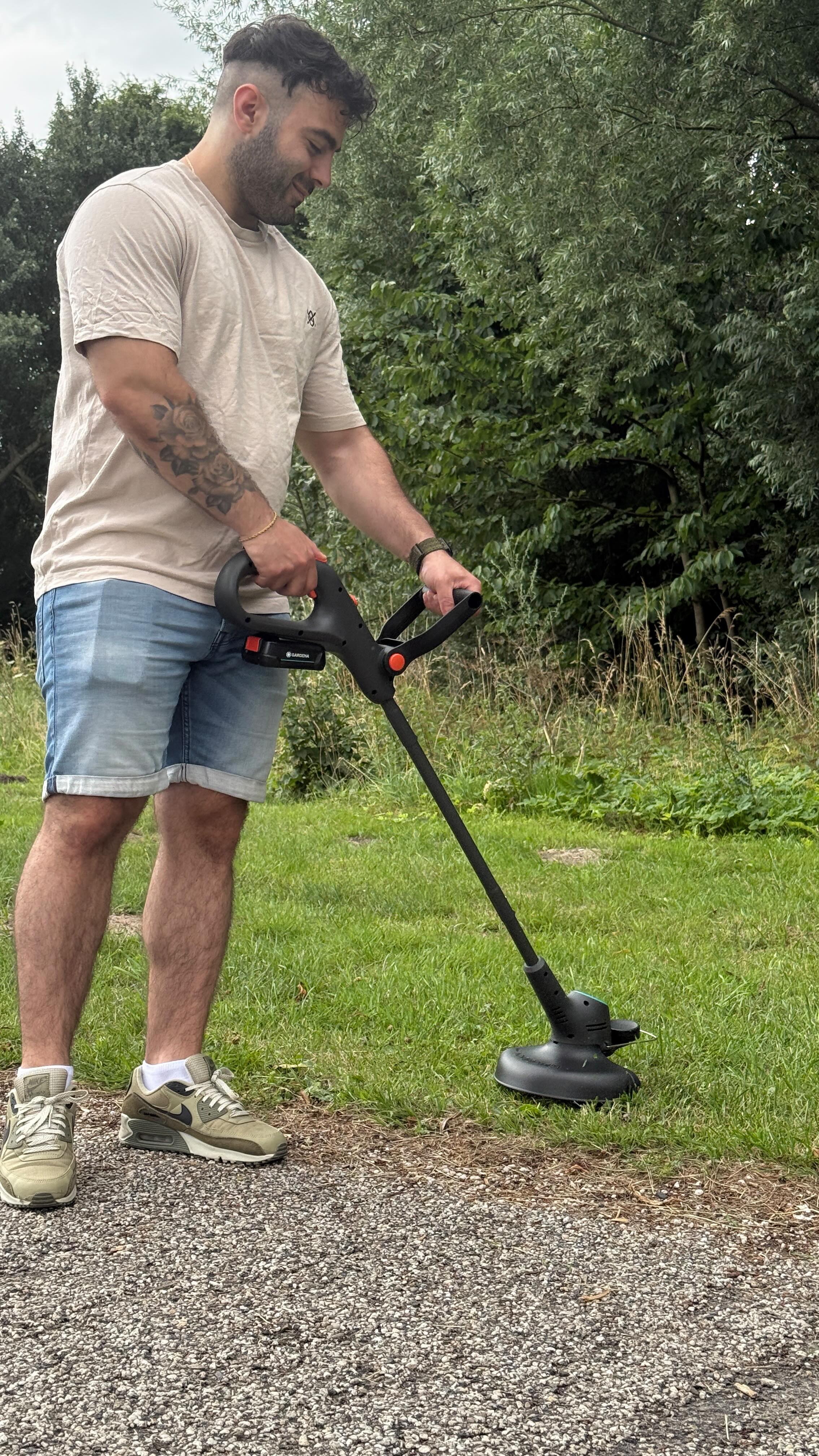 Instagram post by @by.rachellx for Buzzador. Caption reads: Een mooie tuin, laat je extra genieten van het....