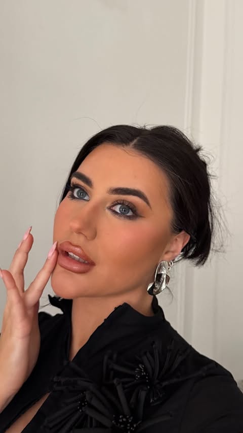 Instagram post by @kyraskinnerx for Ever-Pretty. Caption reads: @everprettyofficial #everpretty #LoveEverPretty Ad.