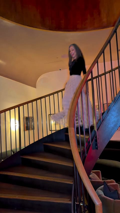 Instagram post by @georgia_goes_grey for Sculpted By Aimee. Caption reads: Something shifted in me at the @sculptedbyaimee....