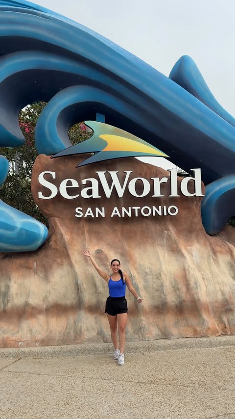 Instagram post by @byjacklynsof for SeaWorld. Caption reads: Being a Platinum Annual Pass holder at @seaworld....