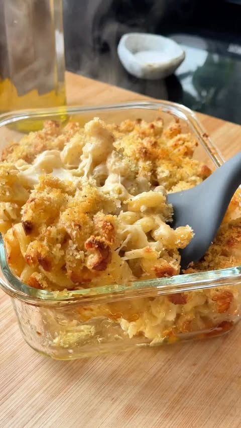 Instagram post by @gemtakesfoodpics for Zyliss. Caption reads: [...] pasta bake is a winter favourite. 

The....