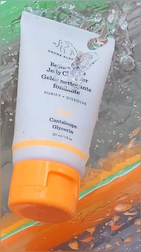 Instagram post by an influencer for Drunk Elephant. Caption reads: Drunk Elephant Beste No.9 Jelly Cleanser [...].