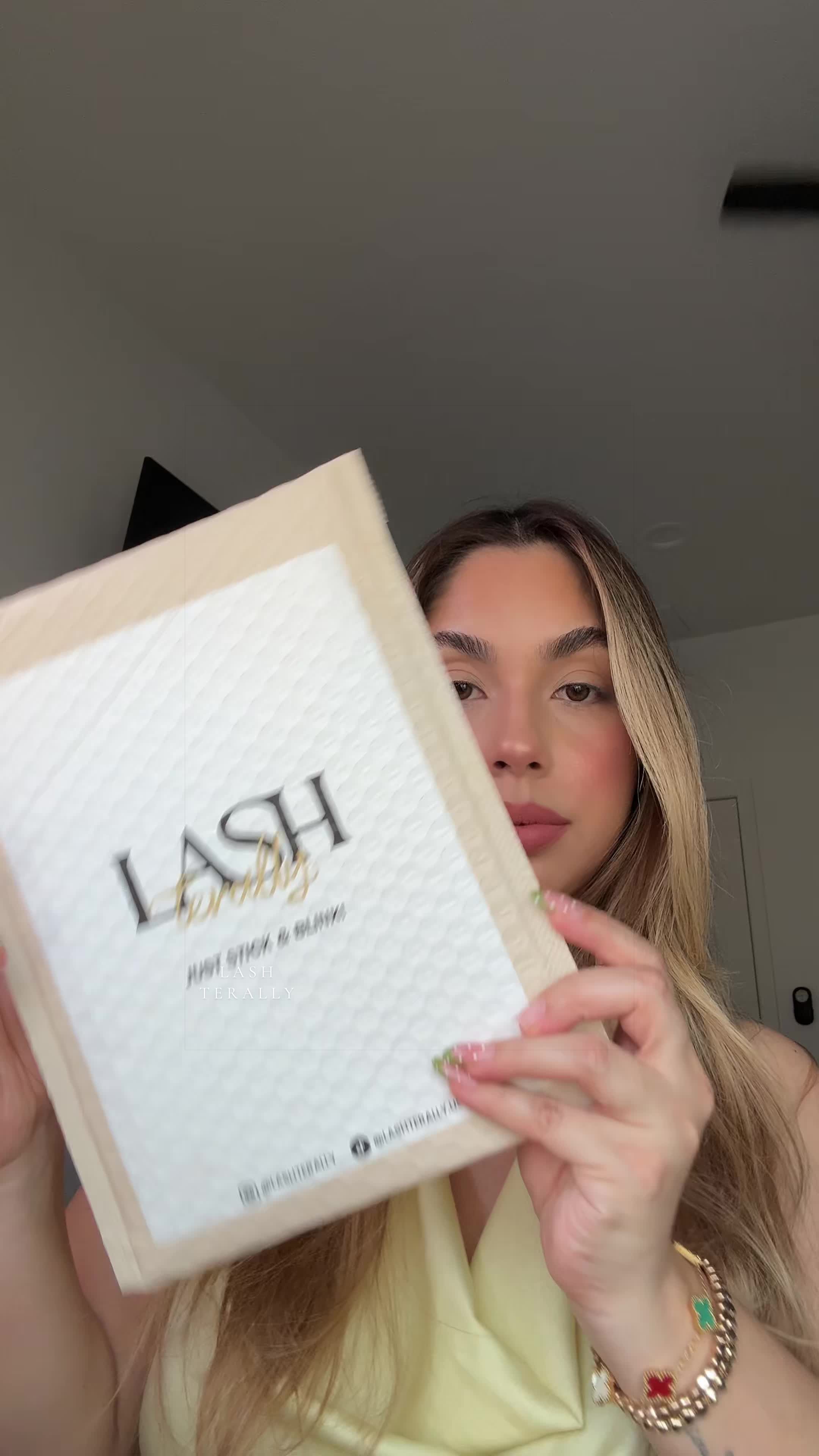 TikTok post by @jocelyn__p for Lashterally. Caption reads: [...] done ✨ easiest lash clusters....