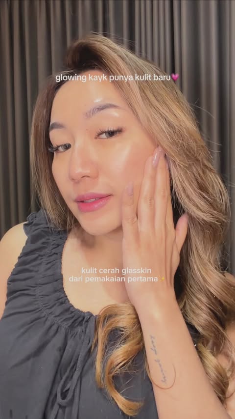 Instagram post by @annsnca for MS GLOW. Caption reads: Next level skincare, collaglost mask by....