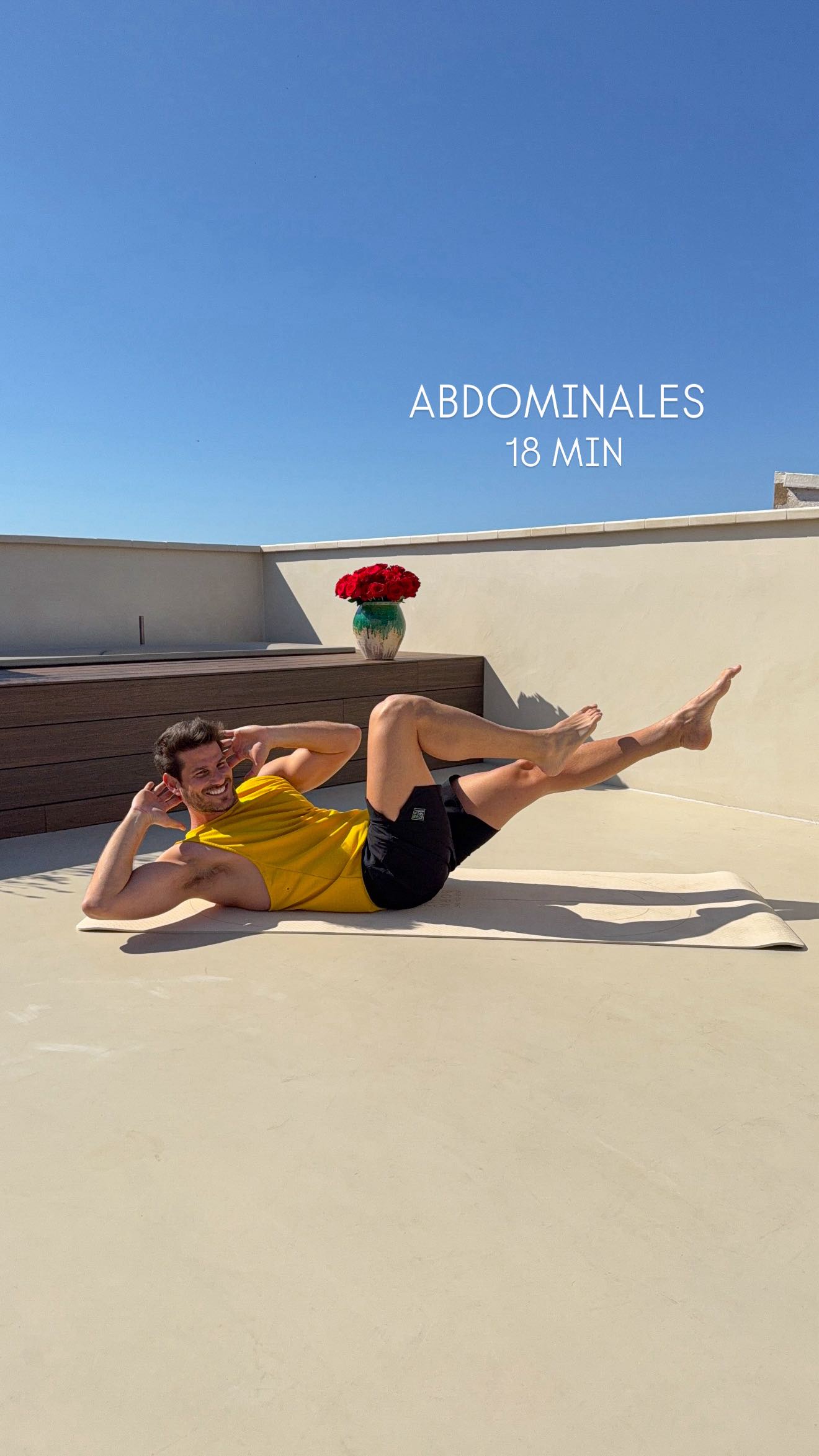 Instagram post by @cescescola for Yfood. Caption reads: ABS WORKOUT 18’ 🍫💥 con @yfood
•6 Ejercicios •45”....