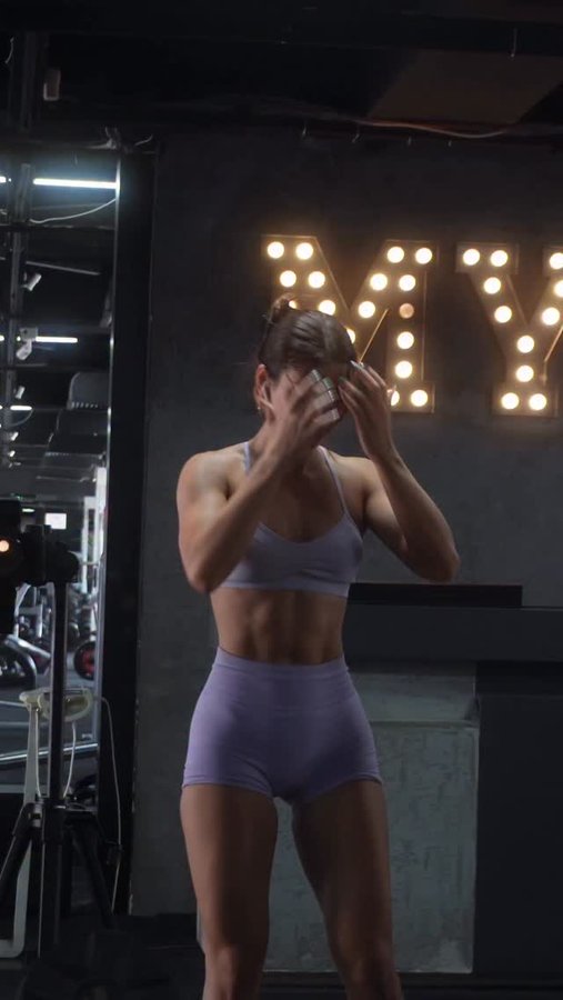 Instagram post by @ecenaz.karaca for Supplementler.com. Caption reads: LEG DAY Bir sonraki antrenmanında denemek için....