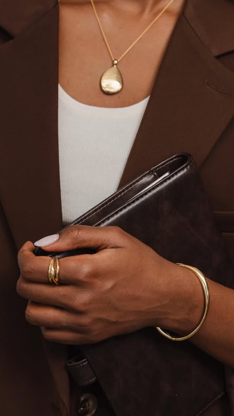 Instagram post by @emanosmann for Monica Vinader. Caption reads: [...] stack tour for the chic girls @monicavinader....