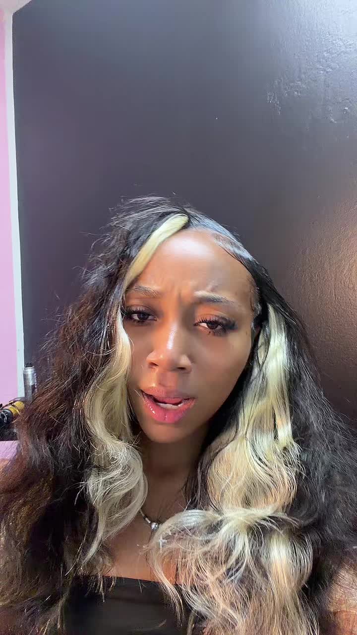TikTok post by @alissamorgen for AshineHair. Caption reads: [...] #hairinspo #back2school bundles from....