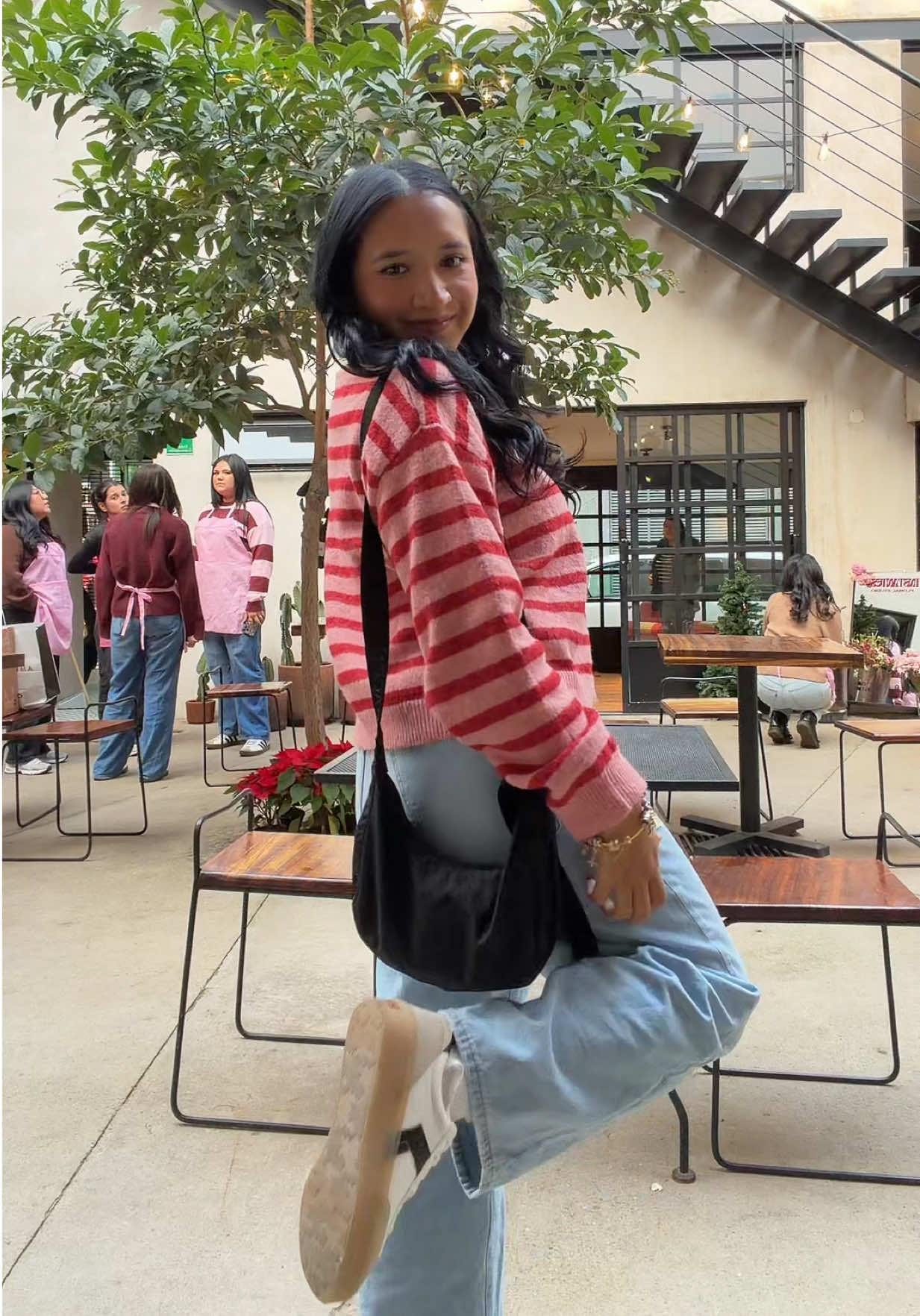 TikTok post by @nashlyvazquez for BAGGU. Caption reads: [...] #cardiganoutfit #fyp #cardigan #paratii....