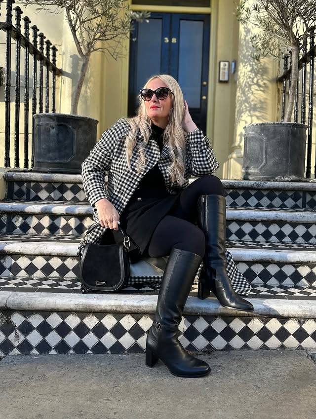Instagram post by @caroline.wears for Vionic Shoes. Caption reads: [...] The Valora tall heeled boots from....
