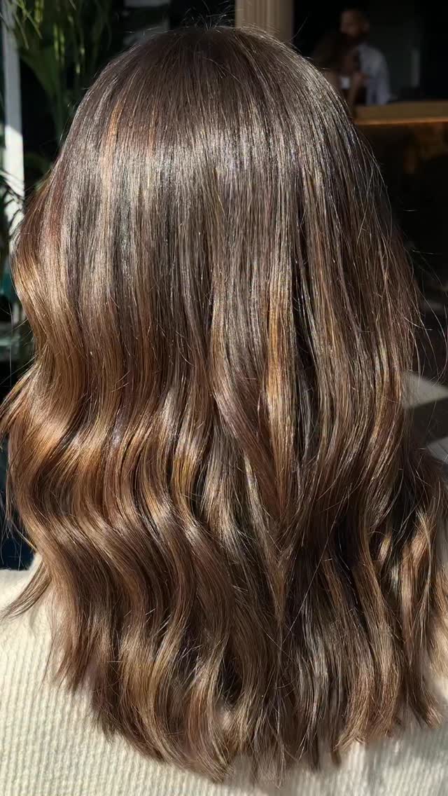 Instagram post by @carmentobal for Moroccanoil. Caption reads: El nuevo treatment mist de @moroccanoileu es un....