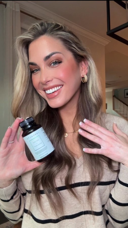 Instagram post by @alexandra__harper for JSHealth Vitamins. Caption reads: What are some of your health and wellness goals....