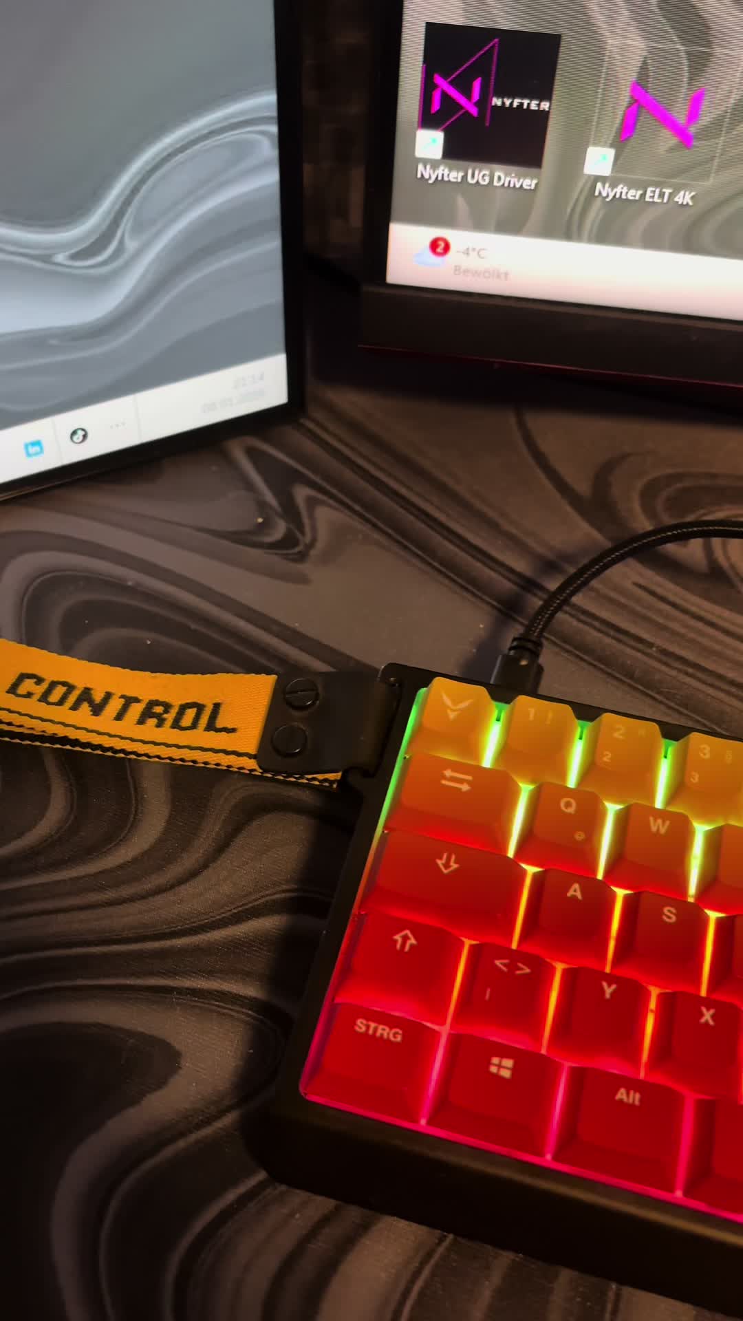 TikTok post by @vezzyfnr for nyfter. Caption reads: •Nyfter Keyboard in der Bio •MAKIERT @Nyfter 🤗❤️....