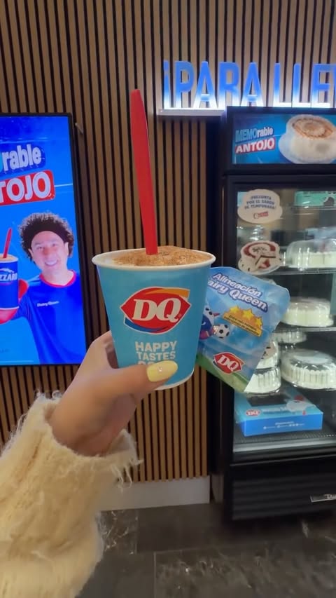 Instagram post by @dan_op_24 for Dairy Queen. Caption reads: [...] acompáñenme x el plis 😭 @dqmexico ⭐️....