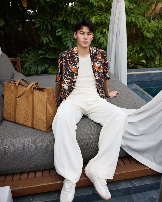 Instagram post by @wow4ivan for Sandro Paris. Caption reads: Sun’s back with @sandroparis ☀️ #SandroParis #SS26....