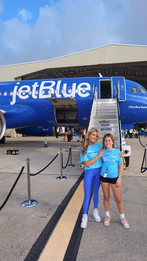 Instagram post by @floridayogamama for JetBlue. Caption reads: [...] shifts ✈️ Such an unforgettable day at....