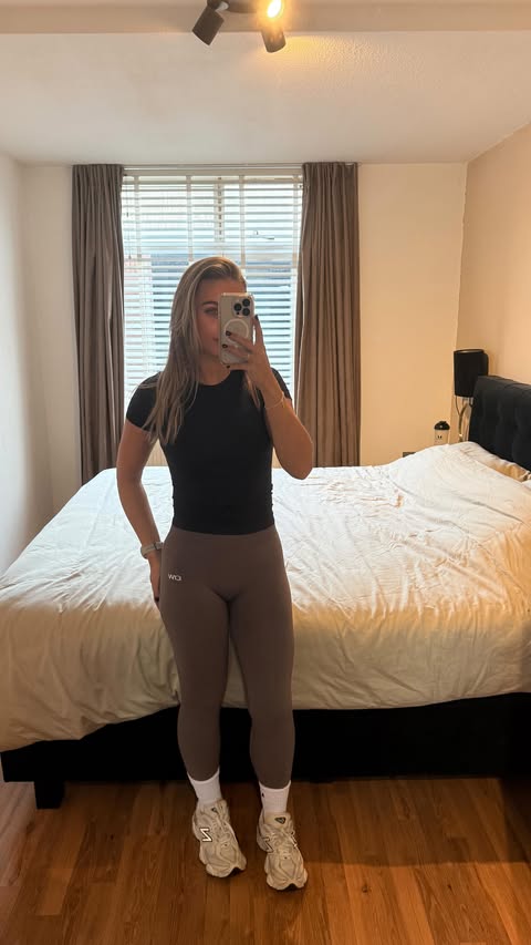 Instagram post by @robinklaver_nl for ICANIWILL. Caption reads: [...] the Smooth Collection in Black 🖤
The....