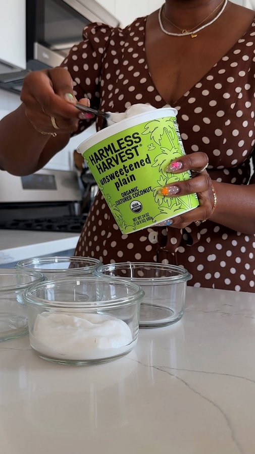 Instagram post by @thetennillelife_ for Harmless Harvest. Caption reads: #ad My Coconut Chia Pudding Meal Prep 🥥🫐....