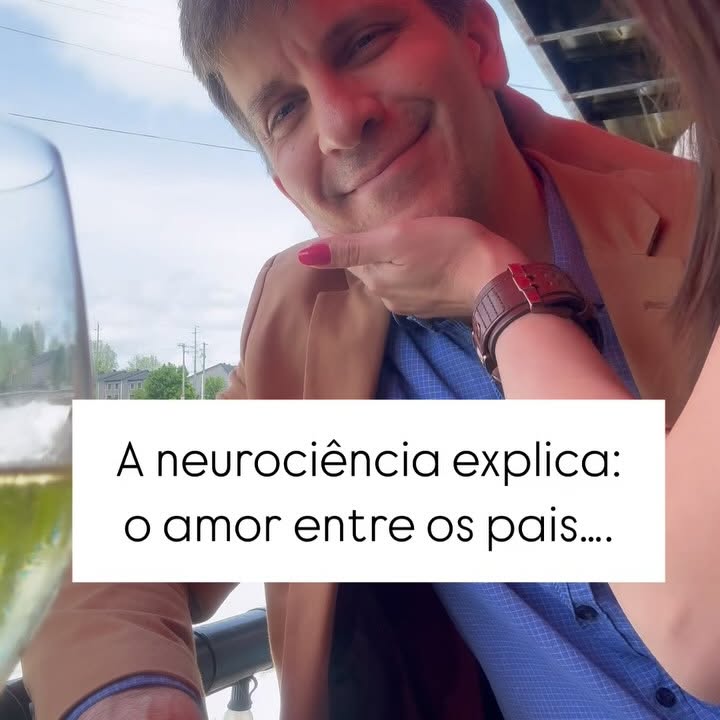 Instagram post by @michelleviegasbottrel for fossil. Caption reads: 👩‍🔬 Como neurocientista, posso afirmar: o....