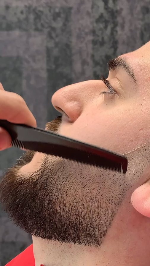 Instagram post by @morees_barber for Barbershopconnect. Caption reads: Stay sharp 🔪💦 ————————— Book your appointment 📅....