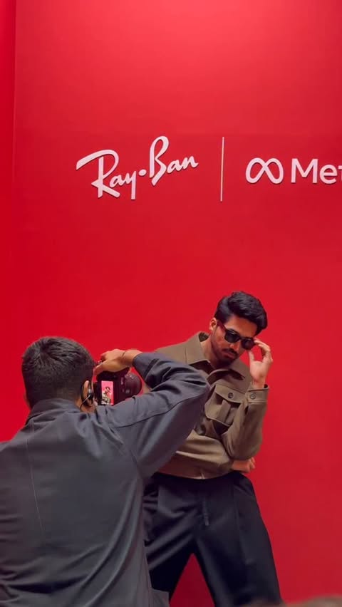 Instagram post by @himanshuchwdhary for FDCI. Caption reads: [...] live on screens instantly. @raybanmeta....