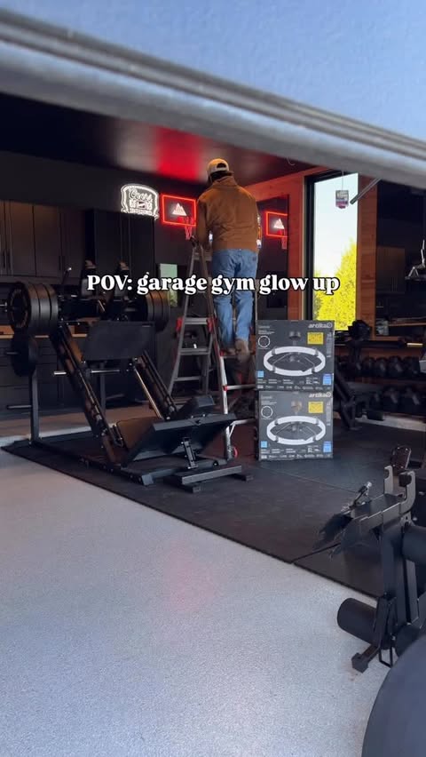 Instagram post by @ordinary_papa for Artika. Caption reads: [...] difference in the space.

this Artika....