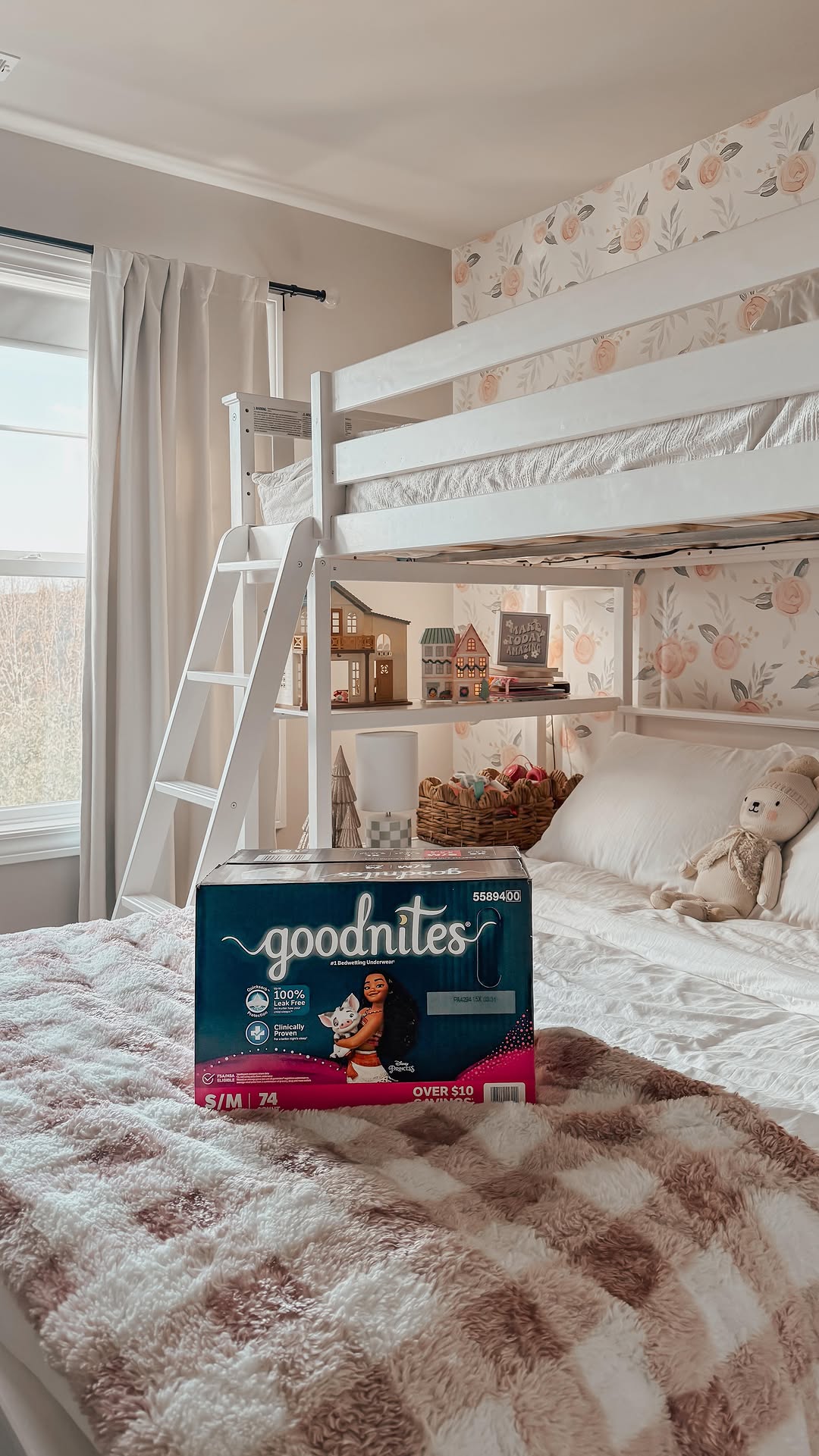Instagram post by @nikispender for SheSpeaks. Caption reads: #sponsored Raising awareness about @goodnites....
