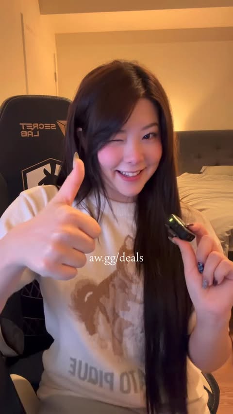 Instagram post by @jumayumin1 for ALIENWARE. Caption reads: @alienware insane holidays deals for you and your....