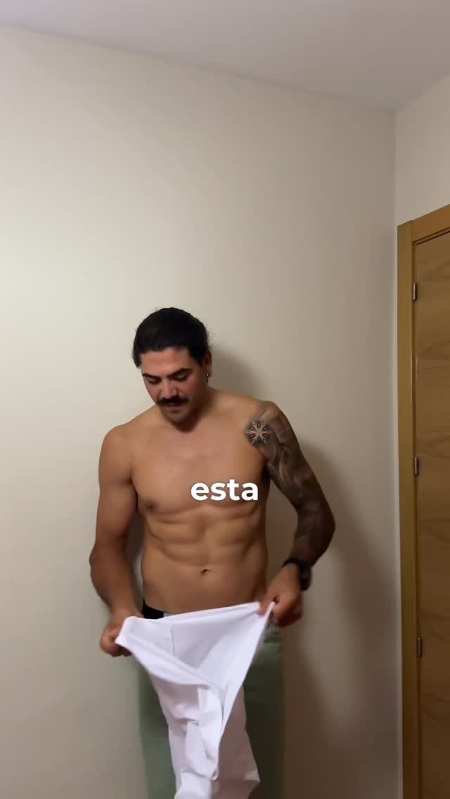 Instagram post by @pacocamacho98 for Siroko. Caption reads: Si total, no se va a enterar nadie 😂 

@siroko....