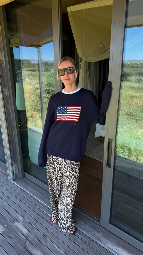 Instagram post by @josefienweyns for Coca-Cola. Caption reads: I just lived the commercial ⛄️⛄️⛄️ @cocacolaeurope....