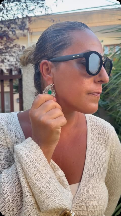 Instagram post by @roberta_pati_ for Sayabling Jewelry. Caption reads: [...] very elegant and beautiful....