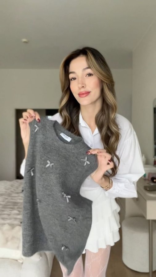 Instagram post by @ozgeislife for Black Fashion. Caption reads: #reklam Pinterest kombini oldu ✨🧚‍♀️.