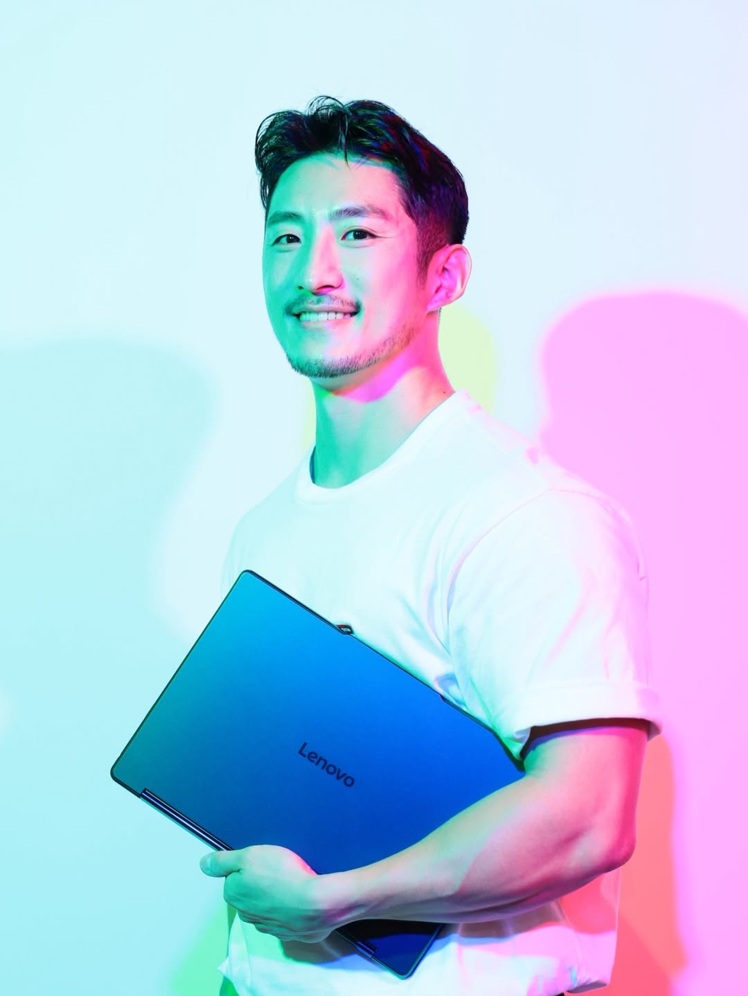 Instagram post by @taehonest for Intel. Caption reads: 「AIで自分をアップデートする」そんな体験を表参道で。
LenovoとIntelがつくるAI PC....