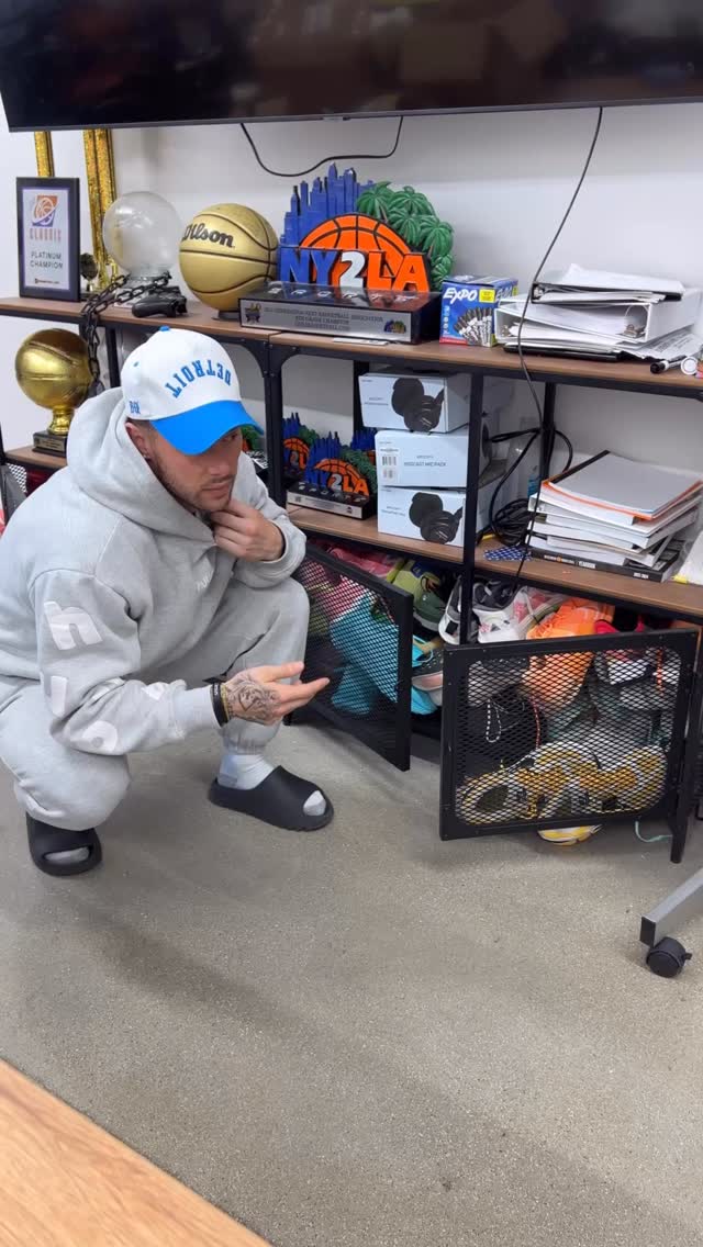 Instagram post by @el1teperformance for Trashie. Caption reads: [...] rewarded for hoarding sneakers 👟🏀💰....