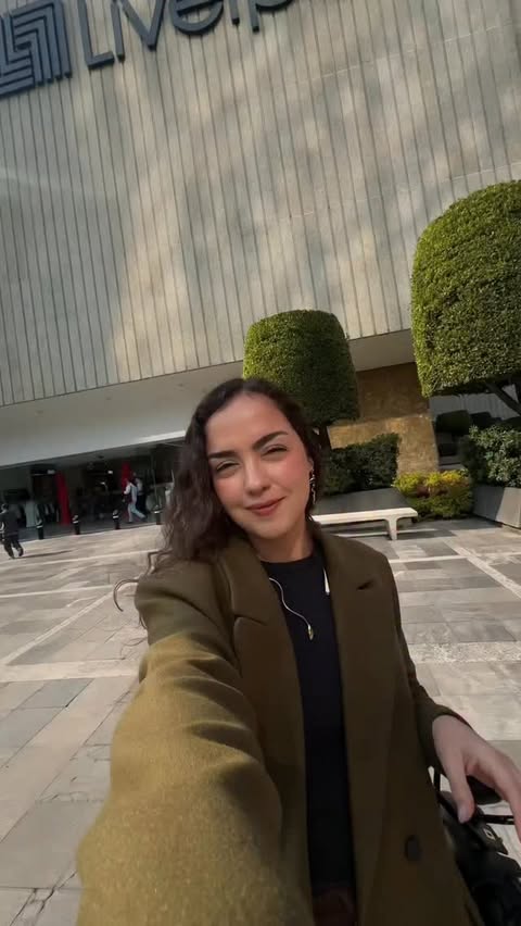 Instagram post by @astridzavala for Liverpool. Caption reads: bucket list boda ✅👰🏼‍♀️

@liverpool_mexico....