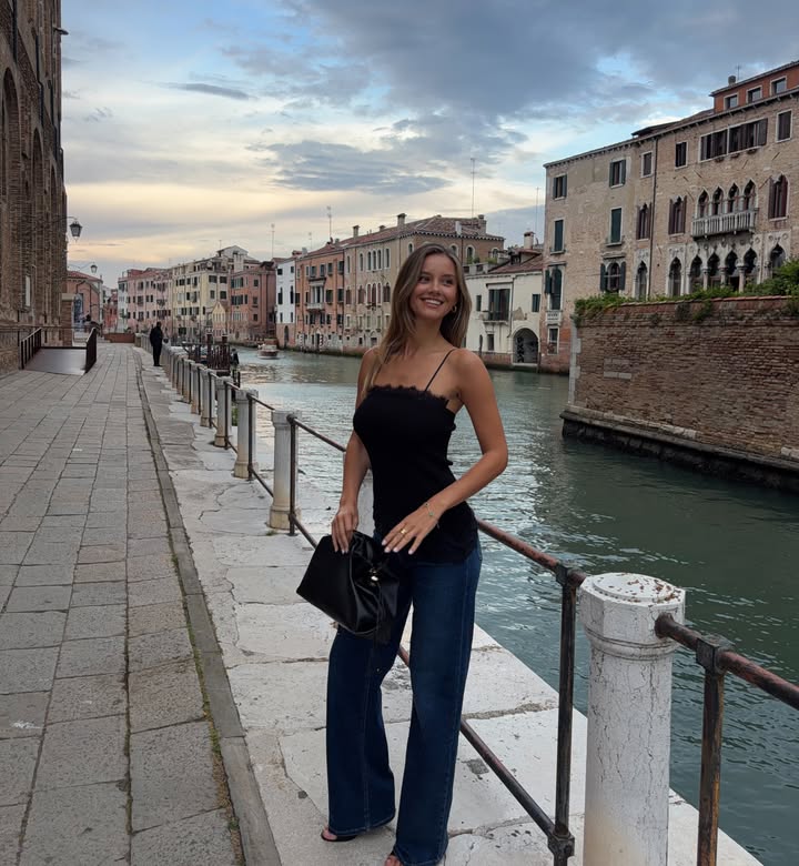 Instagram post by @nicola for Liu Jo. Caption reads: Anzeige / when in Venice with @liujo.