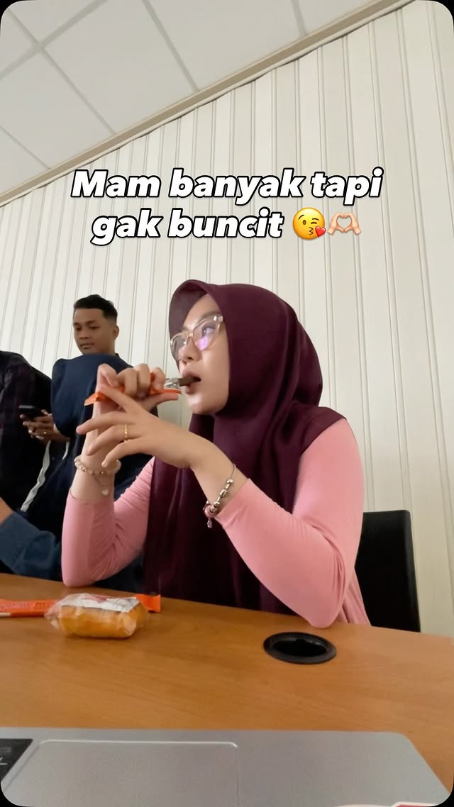 Instagram post by @deviriawanbswn for Newlab. Caption reads: [...] beneran kerasa manfaatnya. Fitlogy Herbs....