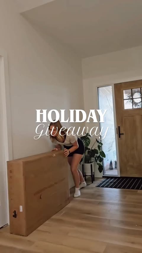 Instagram post by @emilyhildebrand_ for WalkingPad. Caption reads: CLOSED ❌️

Ho ho ho 🎅

Let's do a holiday....