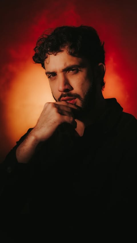 Instagram post by @lumencolombia for Ulanzi. Caption reads: Esta es la máquina de humo portátil de....