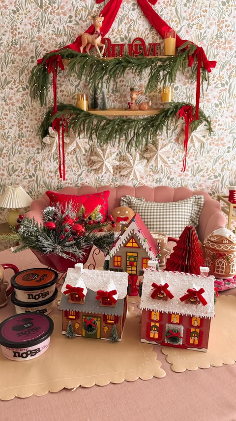 Instagram post by @skylermmann for noosa yoghurt. Caption reads: ❤️Nothing beats a holiday crafting girls night....