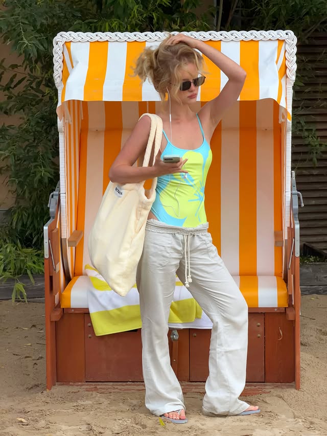 Instagram post by @pdm.clara for Zalando. Caption reads: [...] @roxy surfer girl now? 🏄🏼‍♀️🏄🏼‍♀️....