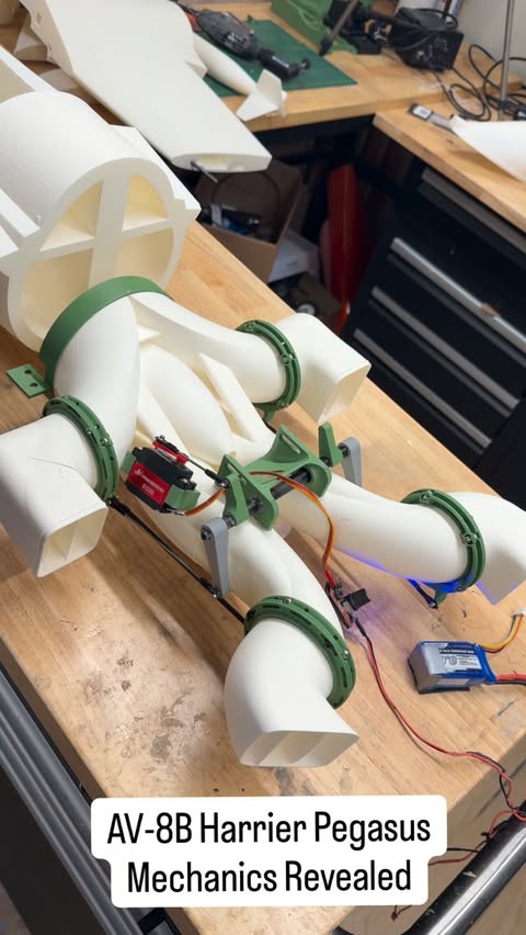 Instagram post by @joelvlashof for PCBWay. Caption reads: [...] This project is supported by @pcbway Please....