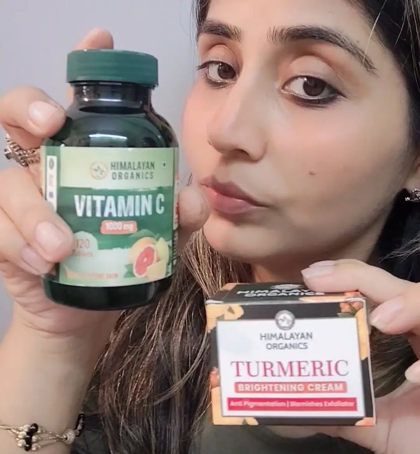 Instagram post by @girlie_pearlie_by_meenal for Himalayan Organics. Caption reads: Have you tried Himalayan Organics Vitamin C 1000mg....