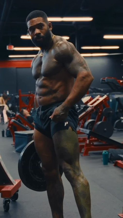 Instagram post by @therealtarzann for 1st Phorm. Caption reads: Whatever happens don’t quit 🦍 @1stphorm.