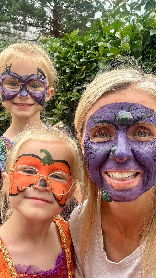 Instagram post by @girl_twin_mum_plus_one for Snazaroo. Caption reads: [...] AD 🧙@snazarookids has made our Halloween....