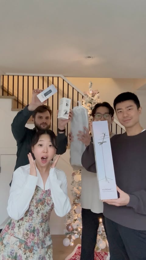 Instagram post by @lovurquartet for KraftGeek. Caption reads: [...] gift for musicians 😍🎻 Link to KraftGeek’s....