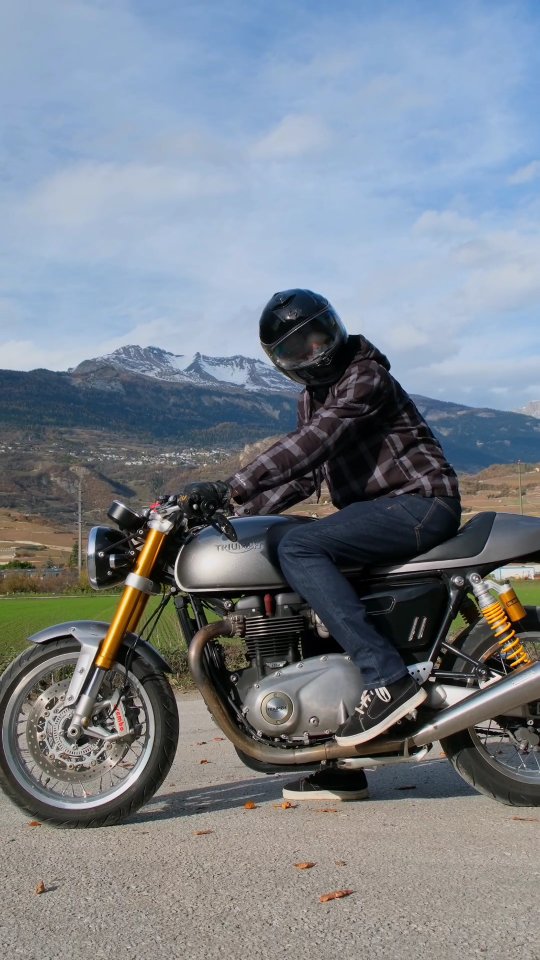 Instagram post by @triumph_lone_rider for Xlmoto. Caption reads: [...] perfect fit. 💯👍 👇👇👇 Take a look at....