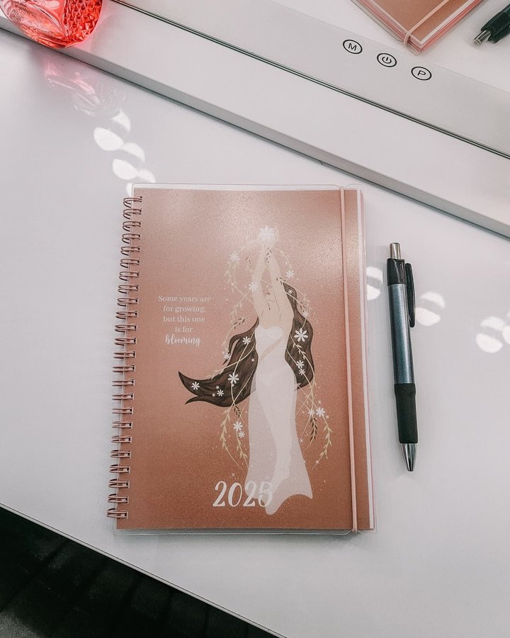 Instagram post by @chloe_irwin92 for So Typical Me. Caption reads: AD @sotypicalme 

Your story, your style.

Design....