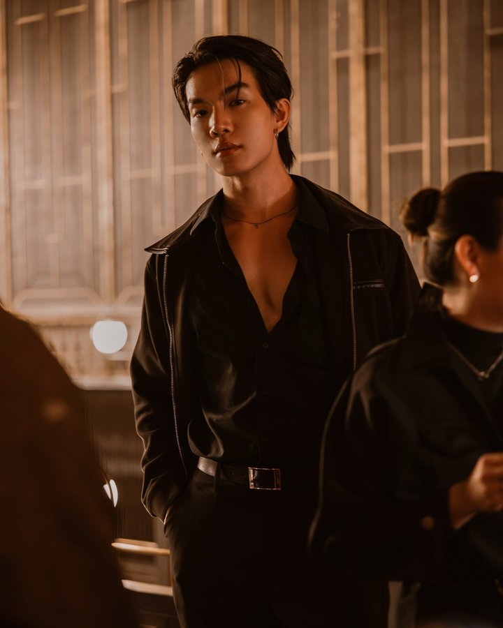 Instagram post by @yong_yutt for Penfolds Wines. Caption reads: 🤍 Not acting like a man but being a....